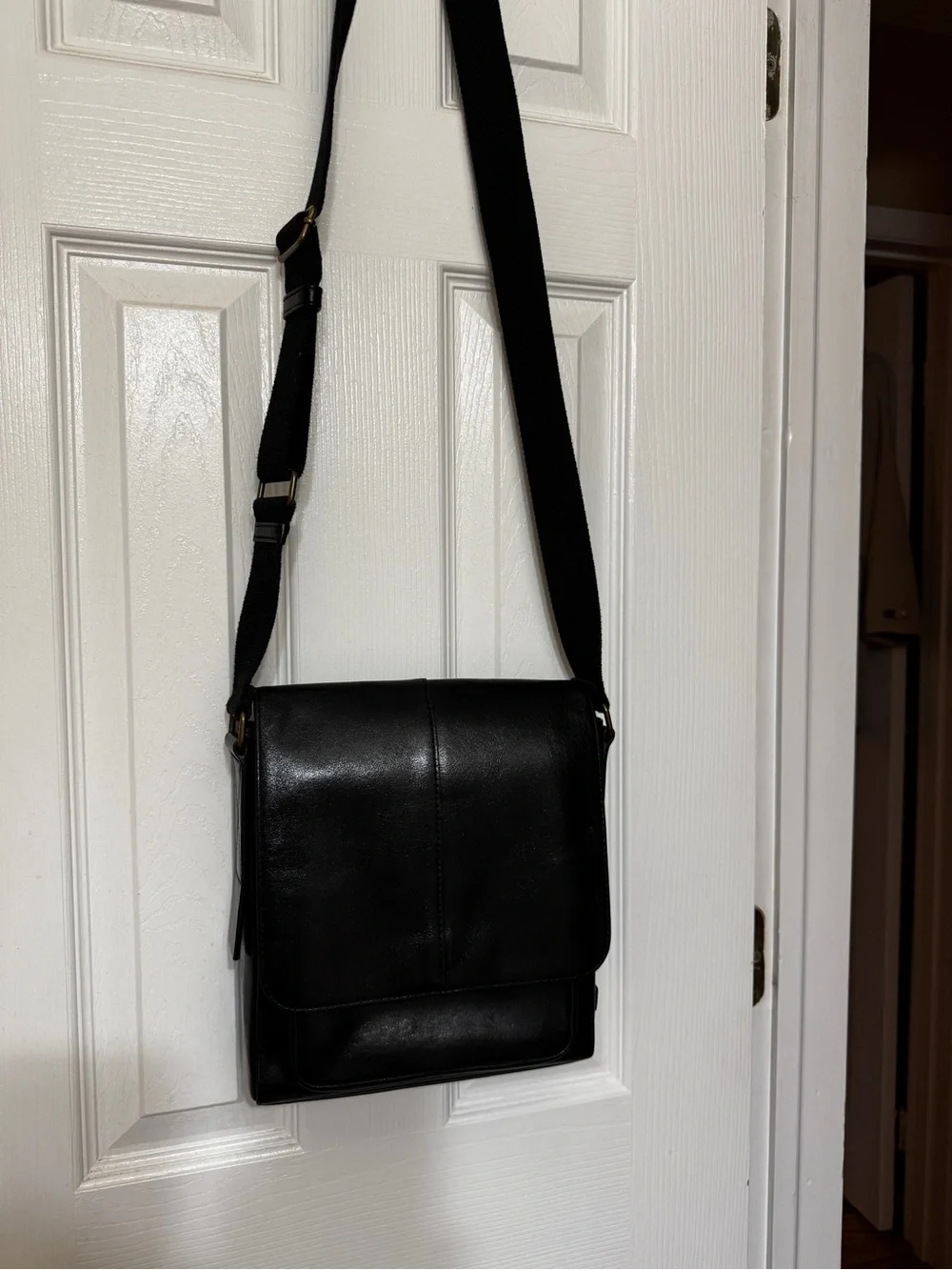 Fossil Black Leather Messenger Bag